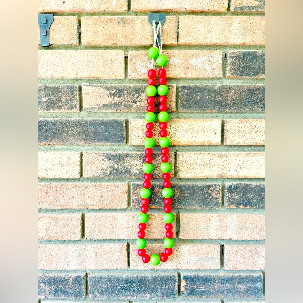 *Red & Green Wooden Bead Garland